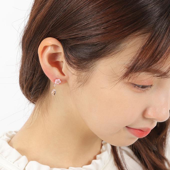 ピアス ノンホール 樹脂 小さめ 揺れる 花 レディース イヤリング 10代 