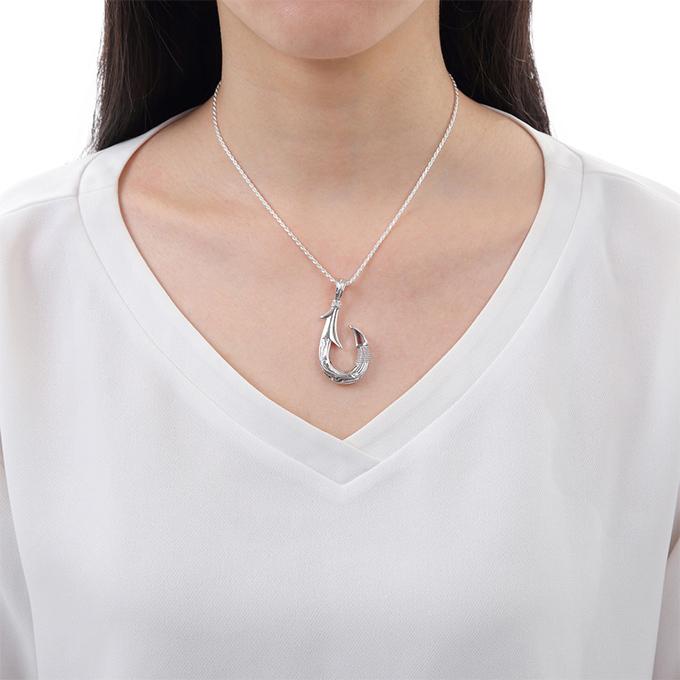 フィッシュフック コアウッド シルバー925 釣り針 Lサイズ [チェーン付] ハワイアンジュエリーペンダントトップ ペンダントヘッド ネックレスの画像