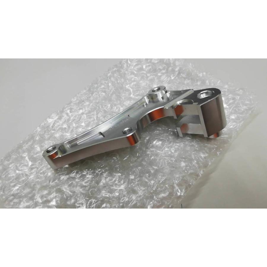 純正キャリパー専用 320mmプレート用 キャリパーサポート 銀色 新品