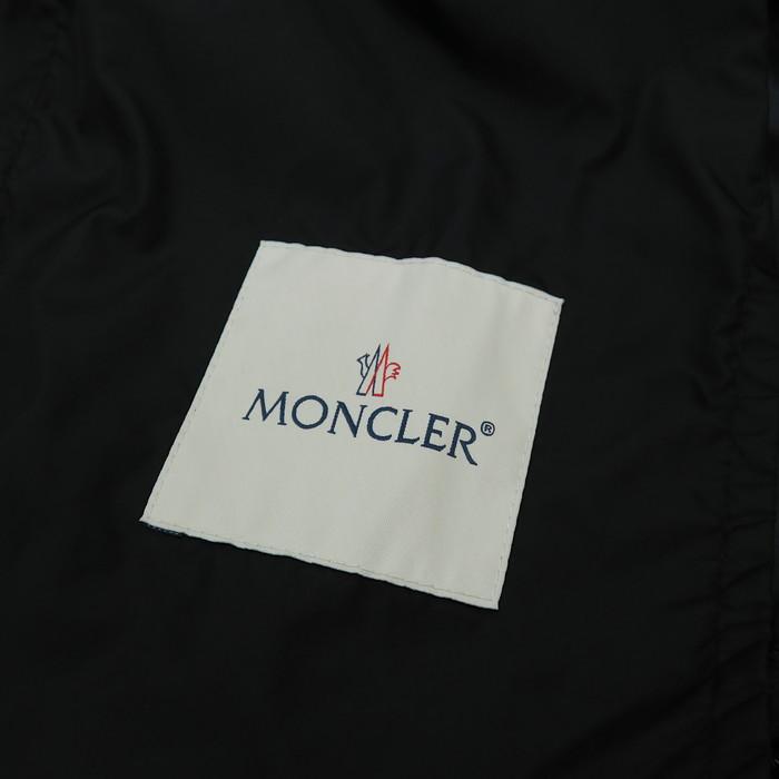 MONCLER（モンクレール） C-ZIND-19-131 CHARENTE バックロゴプリント 