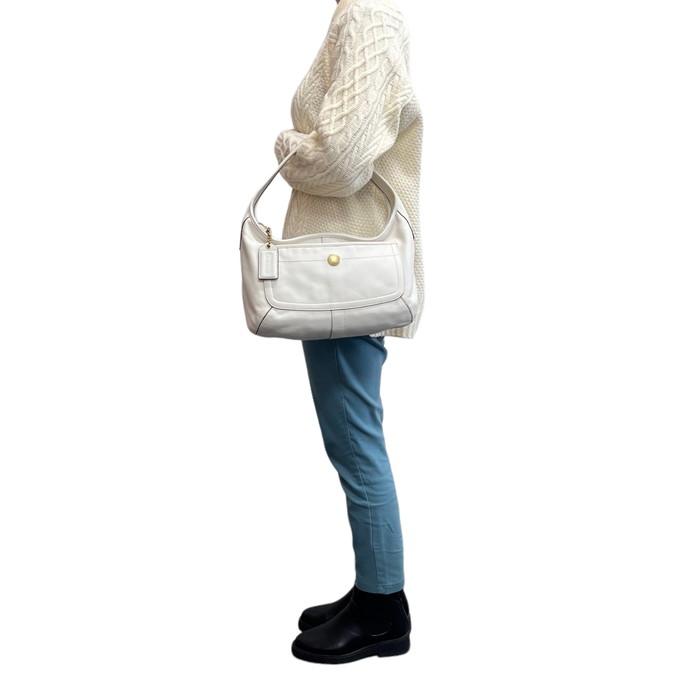 COACH コーチ　ホワイトレザー ワンショルダーバッグ　スカーフ付き　ソーホー 良品 coach コーチ one shoulder bag ワンショルダーバッグ soho