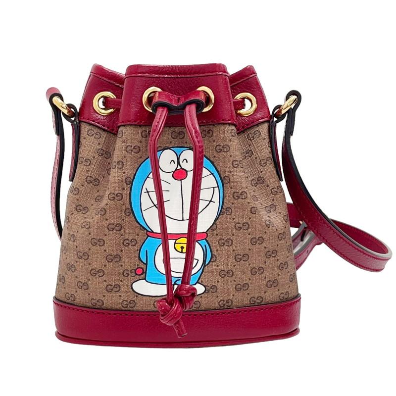 【GUCCI/グッチ】 647801 GUCCI×ドラえもんコラボ ミニ巾着 ショルダーバッグ GGスプリームキャンバス/PVC/レザー ブラウン/レッド レディース【中古】【真子質店】【GD】【KKx】 GUCCI（グッチ） 最終特価品 647801ドラえもんコラボ ミニ巾着