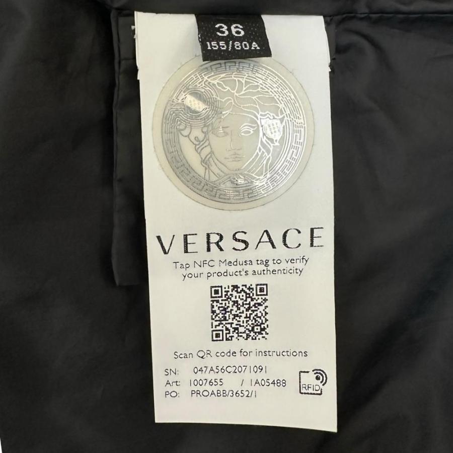 VERSACE/ヴェルサーチ Medusa(メドゥーサ) ベルト付きダウン VERSACE/ヴェルサーチ Medusa(メドゥーサ) ベルト付きダウン