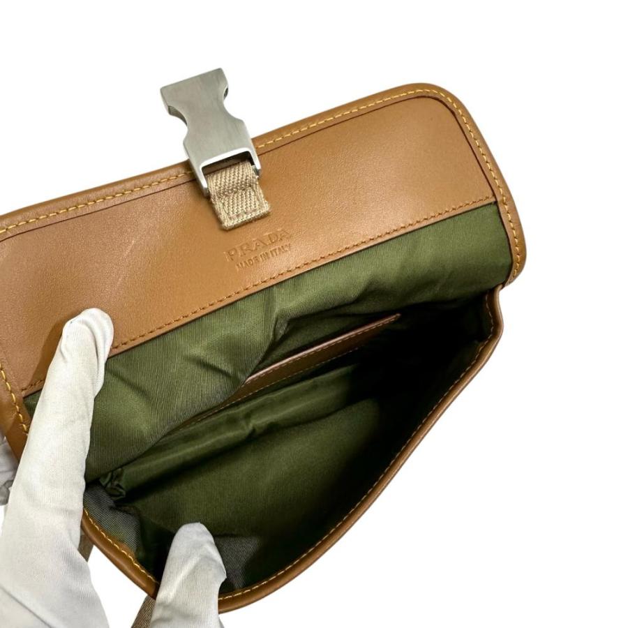 プラダ リナイロン スマートフォンケース ショルダーバッグ リナイロン 2ZH108 ブラウン ユニセックス PRADA  中古 PRADA（プラダ） リナイロン スマートフォンケース ショルダーバッグ