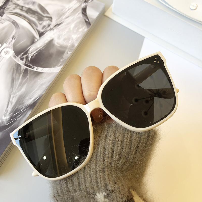 サングラス レディース 偏光 調光 Uvカット 調光サングラス 小顔 メガネ お釣り 運転 スポーツサングラス ゴルフ ドライブ アイウェア おしゃれ 84 以上節約