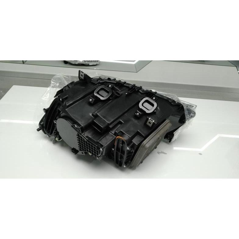 BMW 7シリーズ ヘッドライト(F01 F02 F03 F04) 後期仕様 2009年~2015年