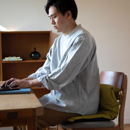 椅子用 クッション 座布団 背もたれ 背当てクッション S字カーブ 背骨
