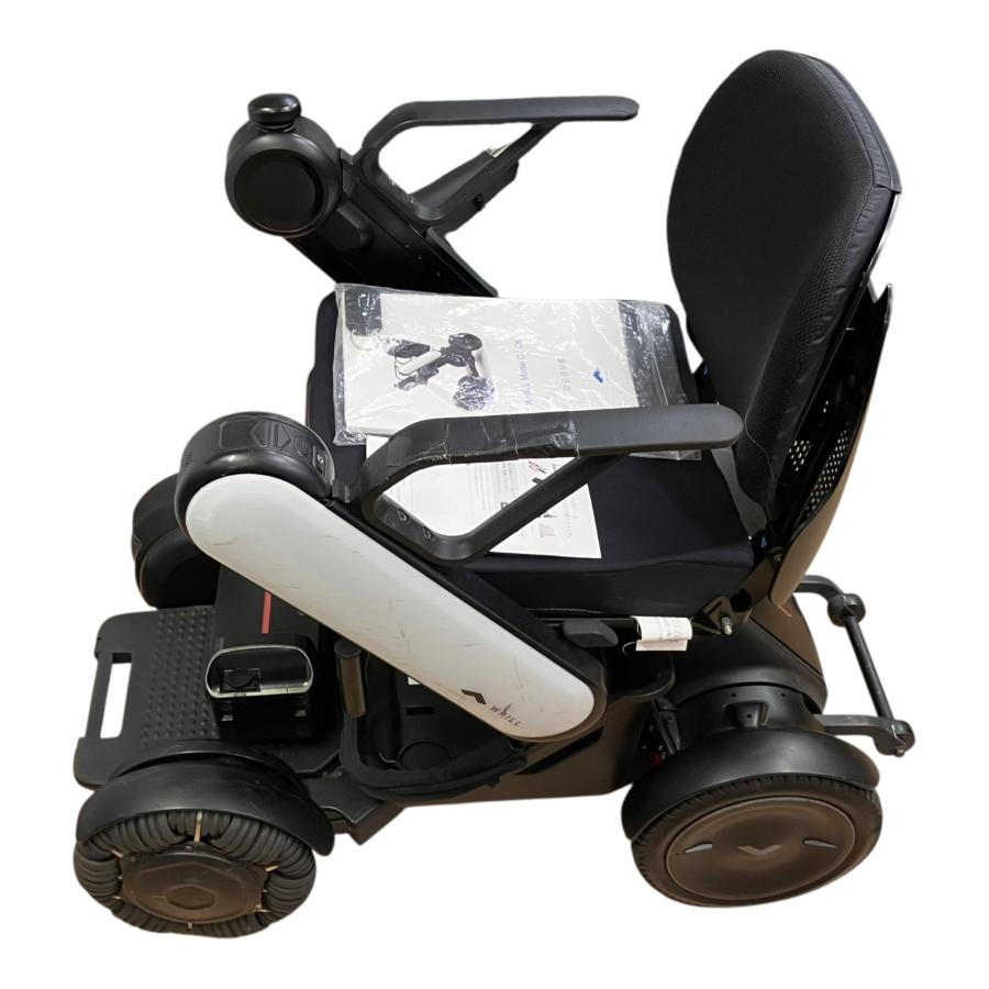 近畿配達は3千引 バッテリー2本♪ WHILL Model C 電動車椅 シニア □WHILL Model C 電動車椅子 本体 バッテリー2個 取扱説明書付き 充電