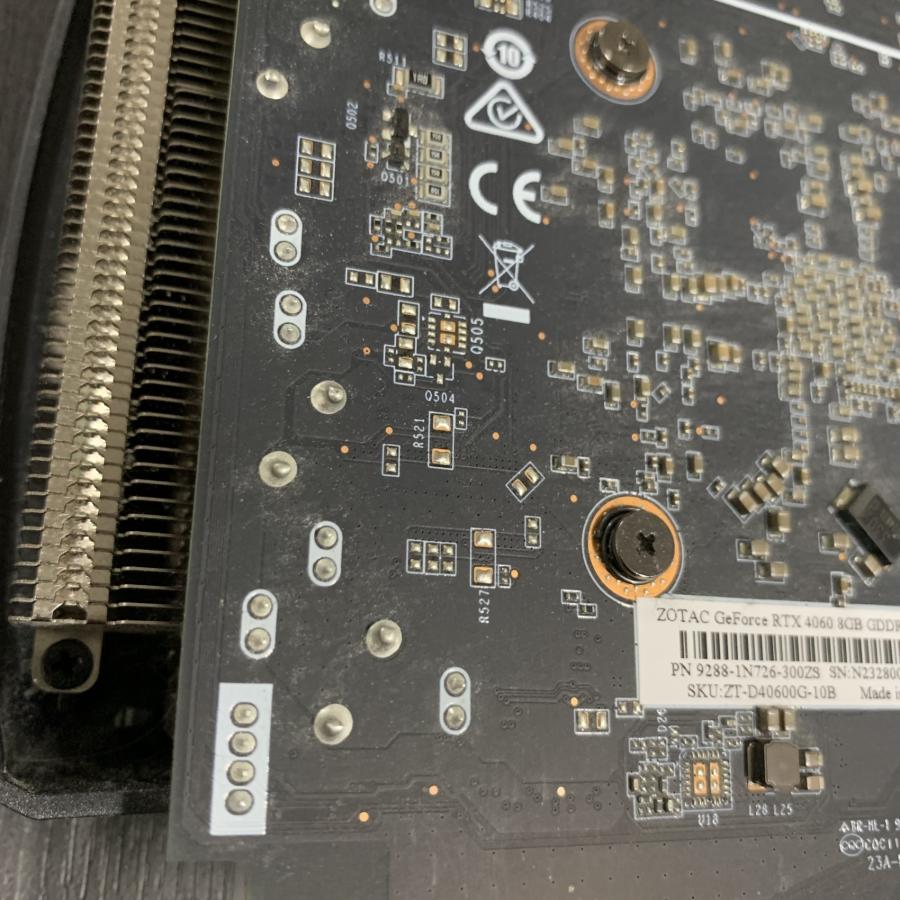 □ZOTAC GeForce RTX 4060 8GB GDDR6 グラフィックボード 本体のみ