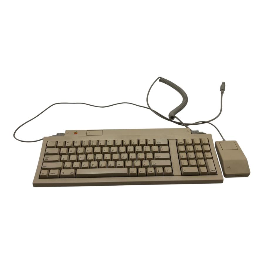□Apple Macintosh Classic II M4150 一体型 本体 Apple Keyboard