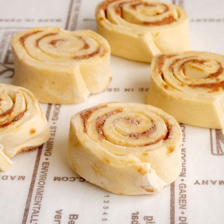 ISM（イズム）シナモンロール 55g×70 冷凍パン生地 業務用 1ケースの画像