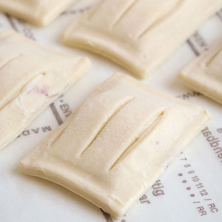 ISM（イズム）ミニクリームチーズとブルーベリーのパイ 35g×120 冷凍パイ生地 発酵不要 業務用 1ケースの画像
