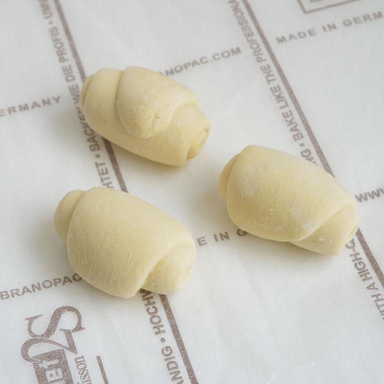 ISM(イズム) FBバターロール 30g×160 冷凍パン生地 業務用 1ケースの画像