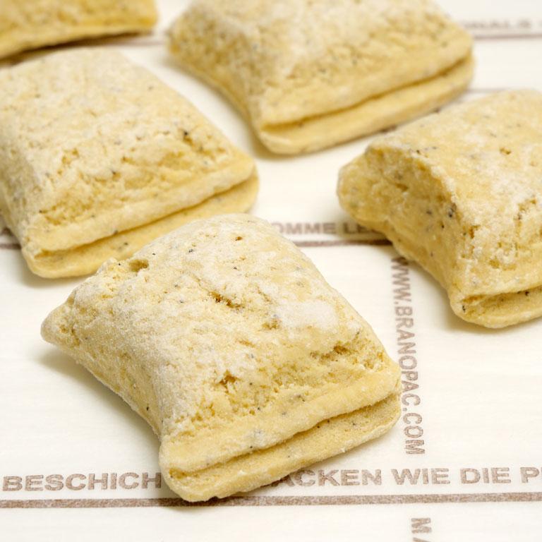 ISM（イズム） スコーンC50（紅茶） 50g×100 冷凍パン生地 発酵不要 業務用 1ケースの画像