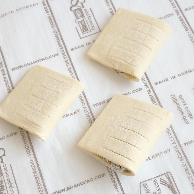 ISM(イズム) スパイシーキーマカレーパイ90 90g×40 冷凍パイ生地 発酵不要 業務用 1ケース カレーパン スパイスの画像