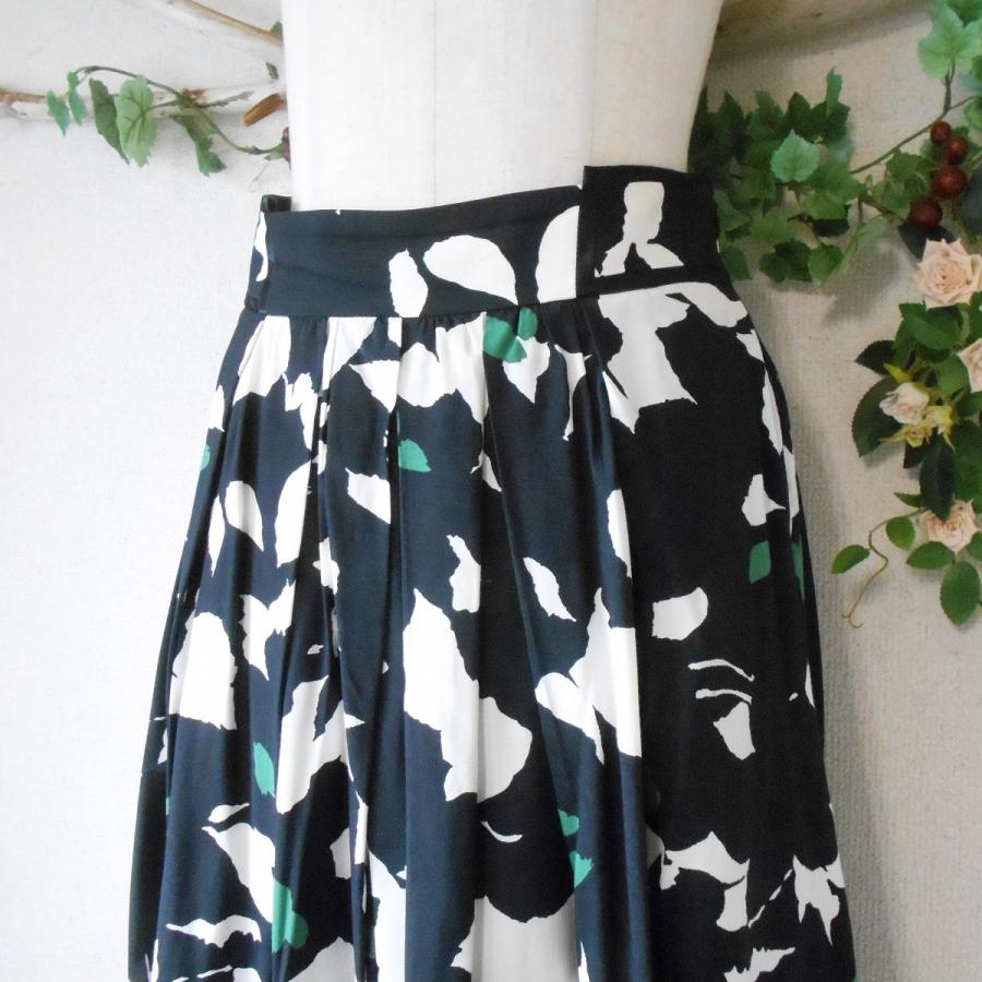 ボディドレッシングデラックスBODY DRESSING Deluxe 細い方向き ひざ丈 