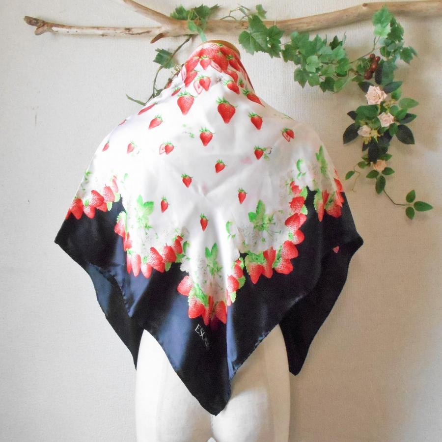ESCADA（エスカーダ） いちご ストロベリー プリント スカーフ