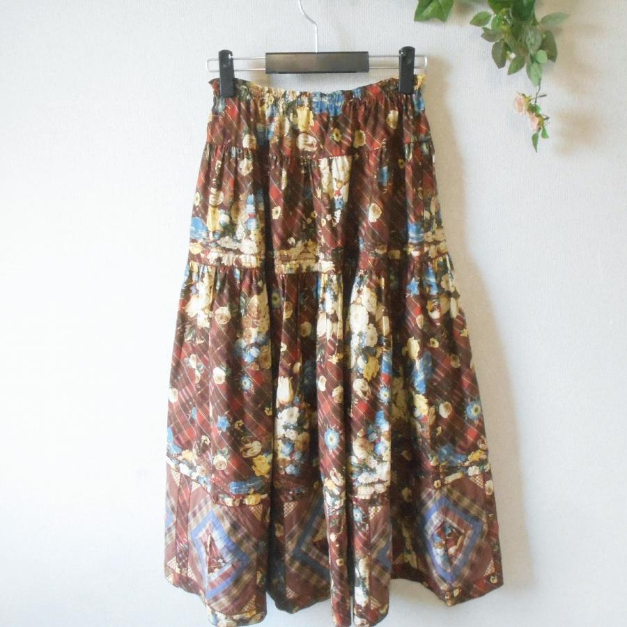 KANEKO ISAO（カネコイサオ） スカート ピンタック ギャザー パッチ