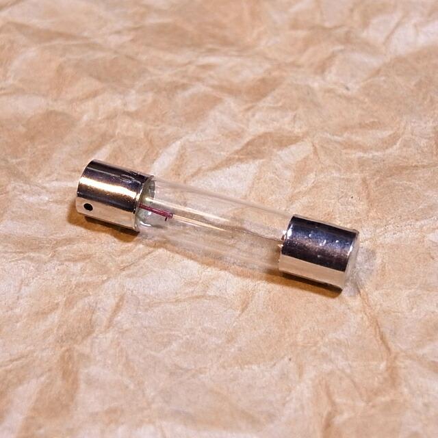 ガラス管ヒューズ型 電球 8V 0.25A (250mA) φ6.4×30mm規格
