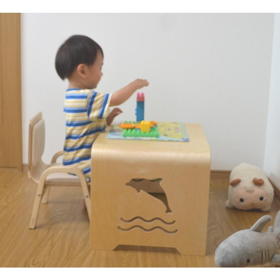 「組立済・セット売り」サイズ大き目な子供用木製テーブルイルカ1台と木製ふんわりキッズチェア1脚