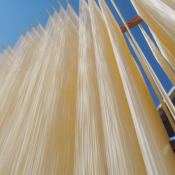 小豆島素麺組合 島の光 手延そうめん 赤帯 2kg (50g×40束) 賞味期限2028年3月  御中元 御歳暮 熨斗対応 ポイント利用　  　　 | 小豆島手延素麺協同組合 | 06