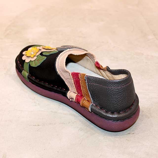 エスタシオン革　黒い花飾り付き靴 Estacion 【25AW新作】 エスタシオン 本革 靴 スリッポン