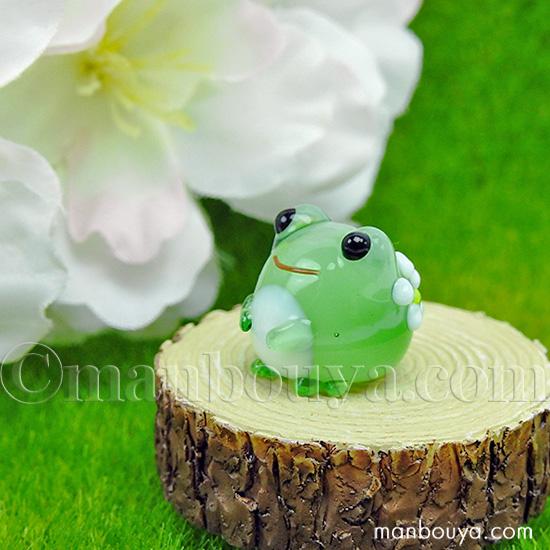 カエルグッズ ガラス細工 ミニチュア 置物 かわいい 花カエル S