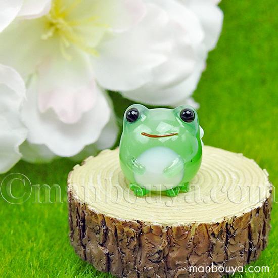 かえる　ガラス細工　ミニチュア カエル 雑貨 ガラス細工 ミニチュア 置物 飾り かえるくん