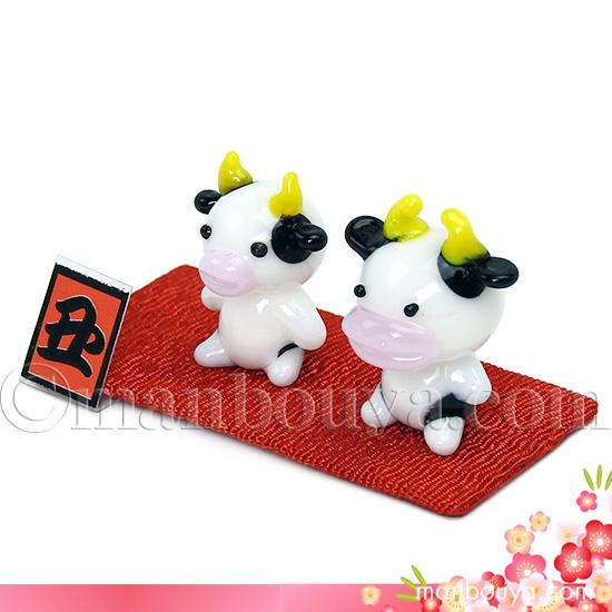 確認用ガラス細工牛