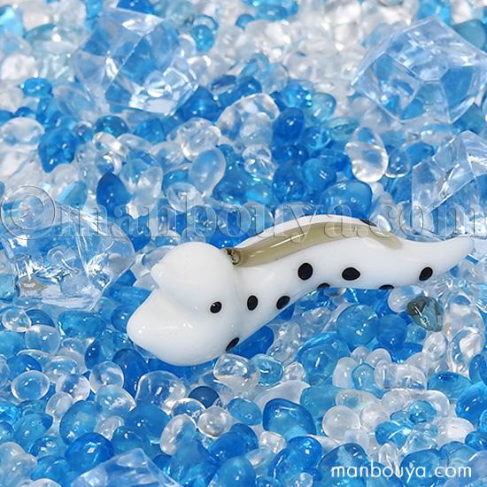 くり。　ガラス細工　ミニチュア ミニチュア ガラス細工 樹木 森 植物 背景 ディスプレイ 木と