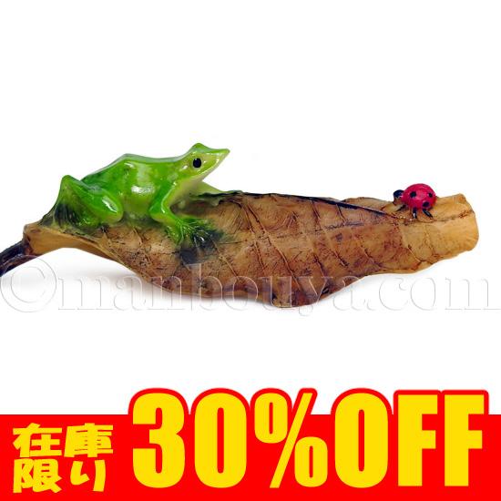 カエルの置物 リアル 動物 ミニチュア インテリア雑貨 オーナメント 木の葉乗り蛙とテントウムシ Sei Ed3529g まんぼう屋ドットコム Yahoo 店 通販 Yahoo ショッピング