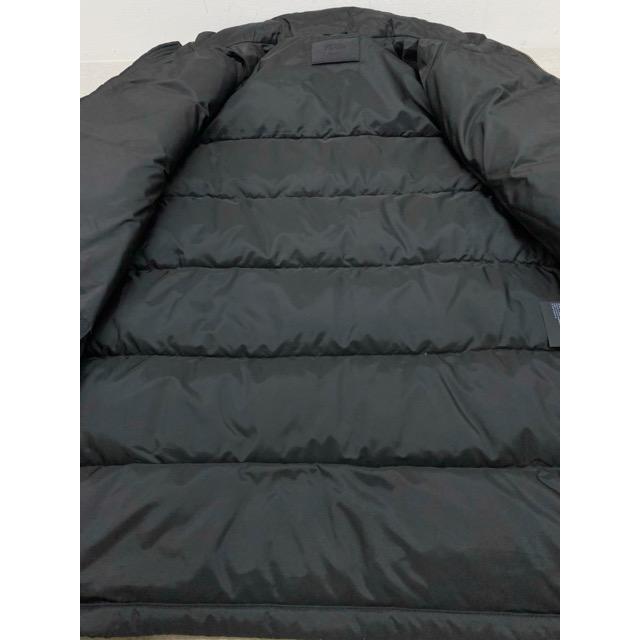 PRADA (プラダ) SGY091 R132 2022年製 三角プレート ダウン PRADA (プラダ) SGY091 R132 2022年製 三角プレート ダウン