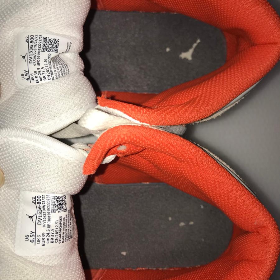 NIKE（ナイキ） NIKE GS AIR JORDAN 1 MID ORANGE SUEDE (ナイキ GS