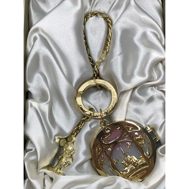 ファンタジースプリングスホテルグランドシャトー宿泊者特典 スペシャルキーホルダー スペシャルキーホルダー＆アートフレーム！東京ディズニーシー