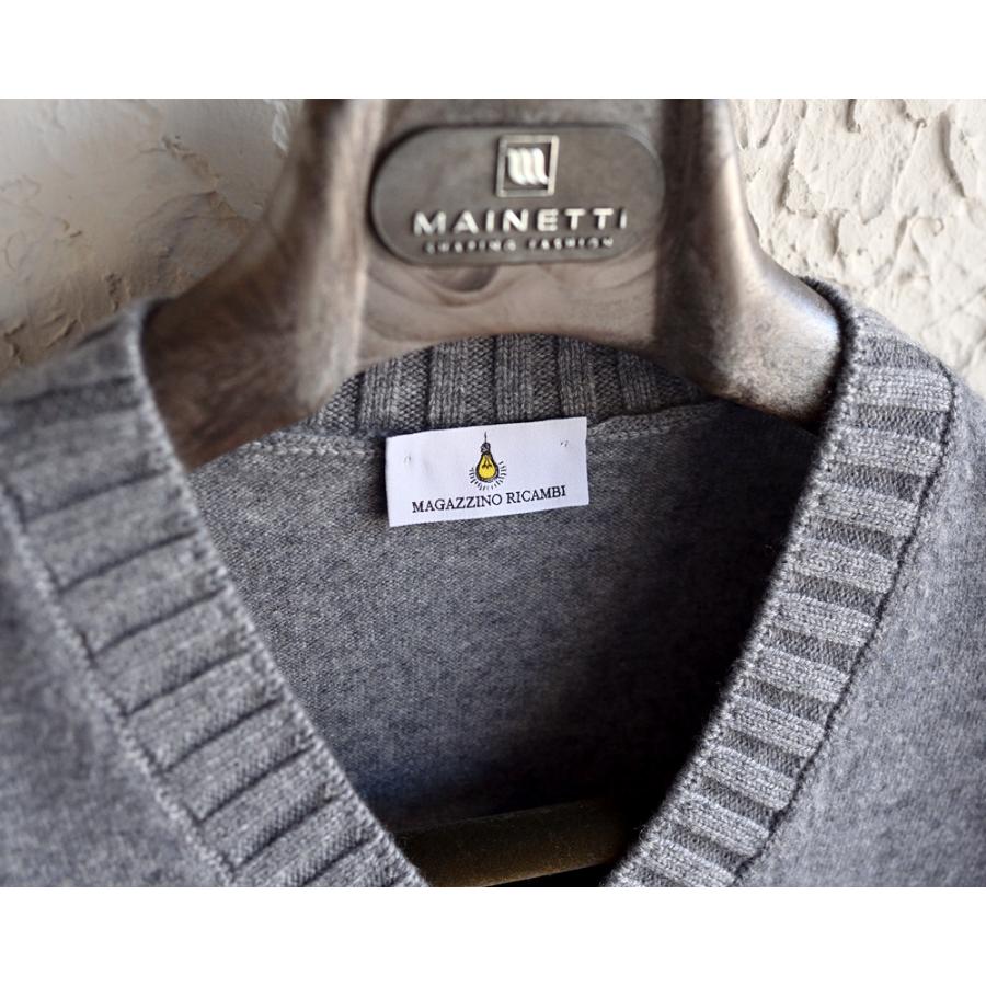 MAGAZZINO RICAMBI マガジーノ リカンビ ・カシミヤ フェルテッド Vネックニット ・art. 81 SCOLLO V FELTED ・col. Flanel ミディアムグレーの画像