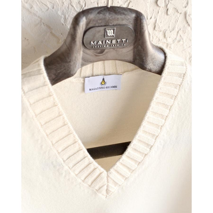 MAGAZZINO RICAMBI マガジーノ リカンビ ・カシミヤ フェルテッド Vネックニット ・art. 81 SCOLLO V FELTED ・col. Snow アイボリー ・イタリア製の画像