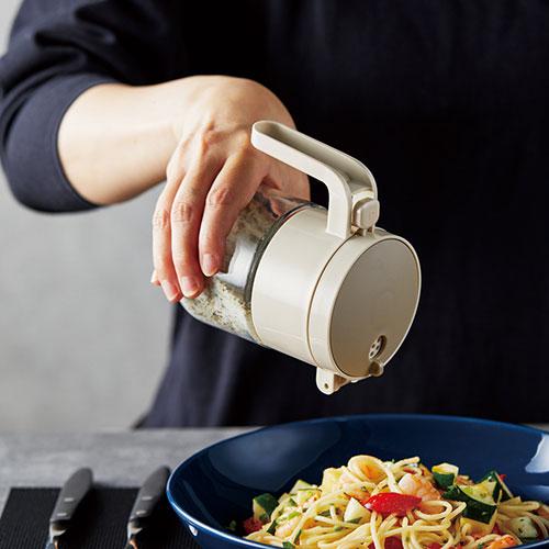 振りかけられる2WAY調味料ポット スプーンですくう・逆さまにして直接