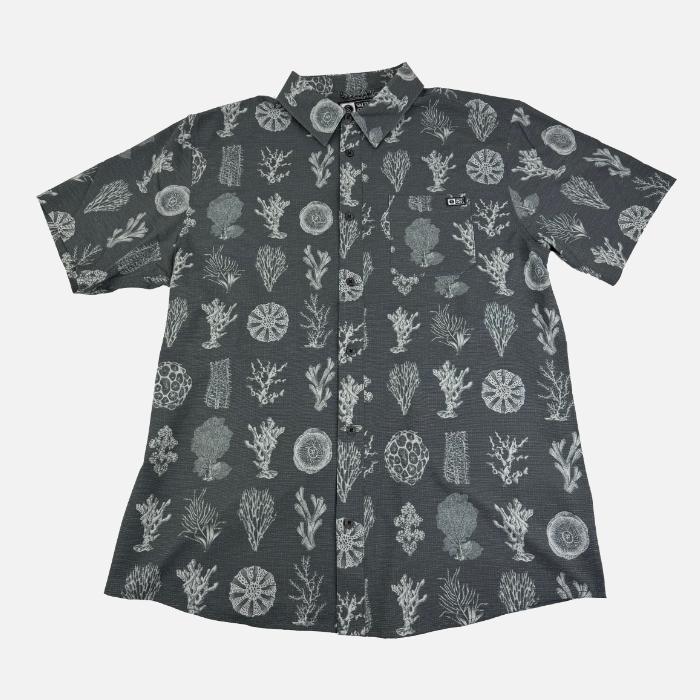 SALTY CREW ソルティークルー 半袖シャツ BREEZER PERF BUTTON UP 56-103 メンズ 総柄 サンゴ柄 アロハシャツ カジュアル ボタンダウン 半袖 柄シャツ | SALTY CREW | 01