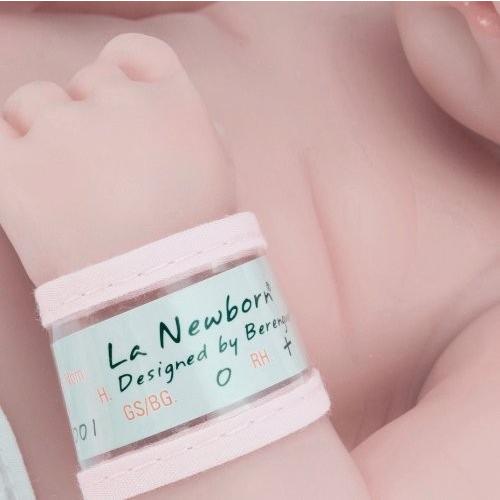 ジェーシートイズ 赤ちゃん おままごと 18543_B 8 piece Layette Baby Doll Gift Set | JC Toys - Lの画像