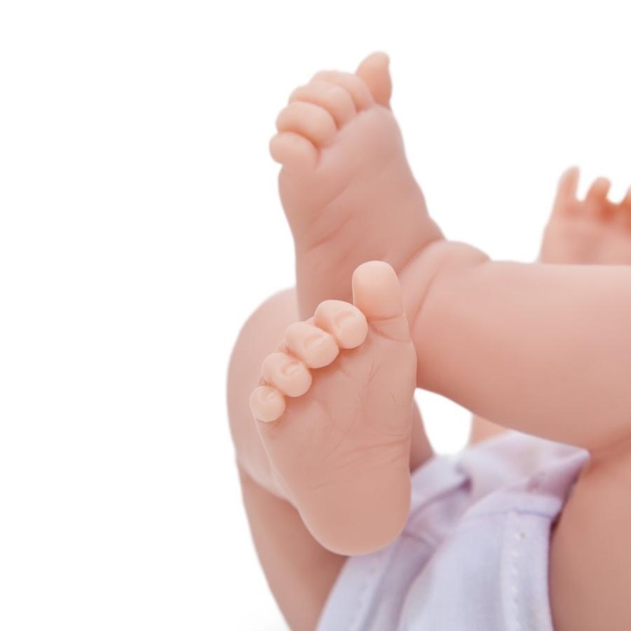 JCトイズ JC Toys リアルな新生児 女の赤ちゃん 約24センチ 人形 ベビードール ニットの衣装、帽子_2
