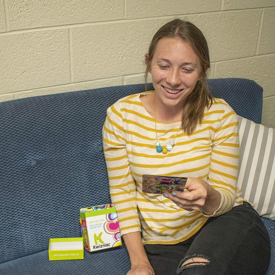 ボードゲーム 英語 アメリカ BRC1162 Kwizniac by Continuum Games, Trivia Countdown Card Game, 10 Cluの画像