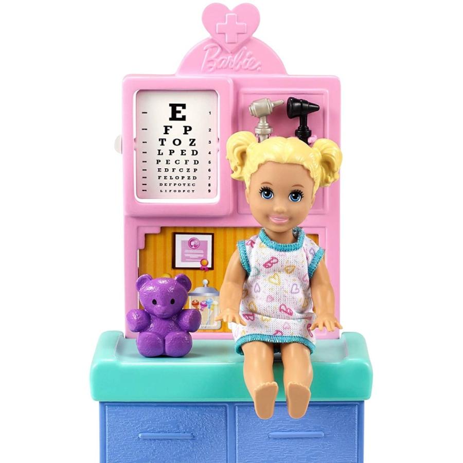バービー バービー人形 GTN52 Barbie Pediatrician Playset, Brunette Doll (12-in/30.40-cm), Exam Table,の画像