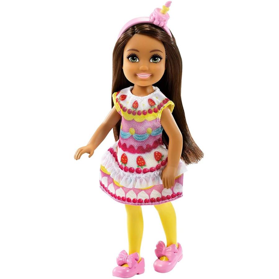 米政府 バービー バービー人形 GRP71 Barbie Club Chelsea Dress-Up Doll (6-inch Brunette) in Cake Costume with