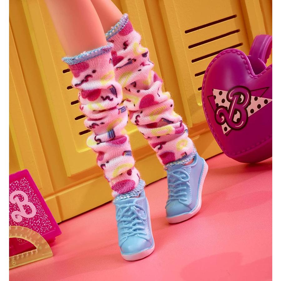 バービー バービー人形 HBY13 Barbie Rewind Doll, '80s Edition Schoolin' Around Outfit with Varsity Jaの画像