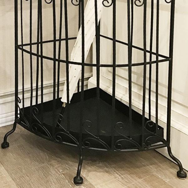 古家具上品なコーナー型の傘立て