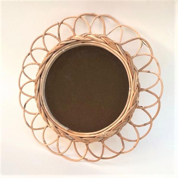 壁掛けミラー 鏡 お花の形 ウォールミラー おしゃれ 丸い かわいい