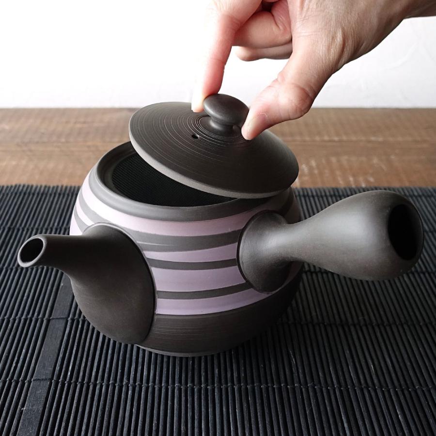 陶器製茶色急須 注ぎ口付き 南部鉄器 急須 | 菊 0.65L | 金・麻色 | 岩鋳