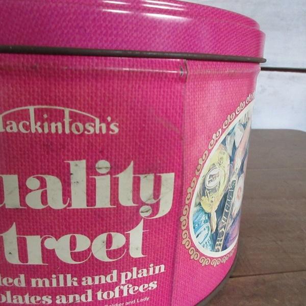 イギリス マッキントッシュ クオリティストリート お菓子缶 TIN缶