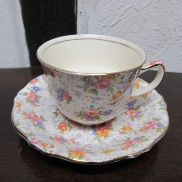 ロイヤルウィントン トリオ ティーカップ・ソーサー ケーキ皿 英国アンティーク ロイヤルウィントン トリオ ティーカップ・ソーサー ケーキ皿 英国