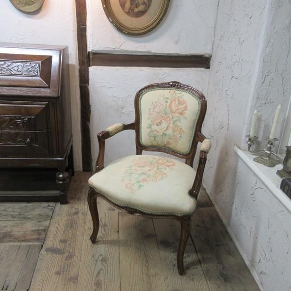 特価品コーナー イギリス アンティーク 家具 サロンチェア アーム